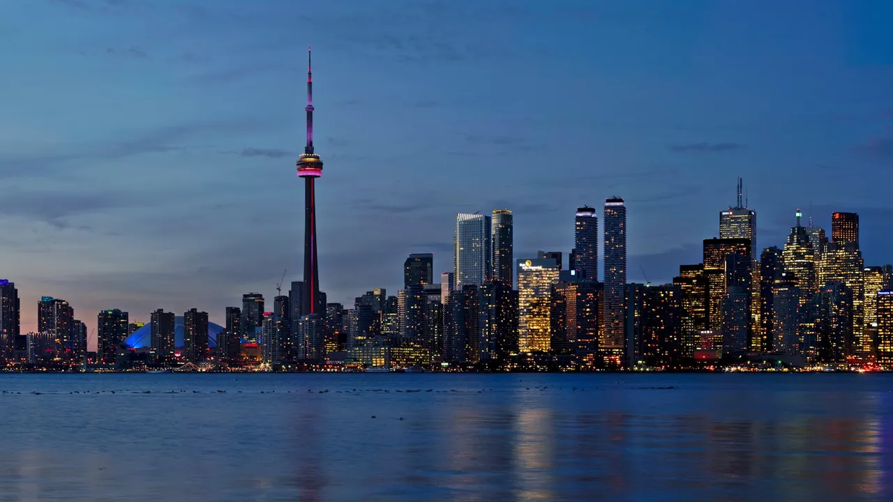 Toronto skyline and CN Tower at dusk